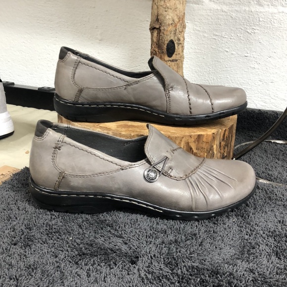 Cobb Hill by new balance light gray slip on casual shoes - Picture 3 of 8